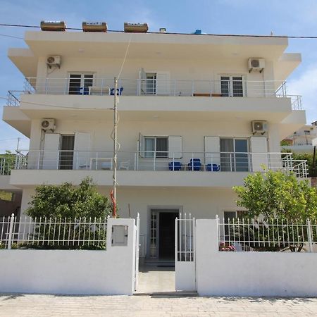 Sunset Apartments Berdenesh ساراندا المظهر الخارجي الصورة