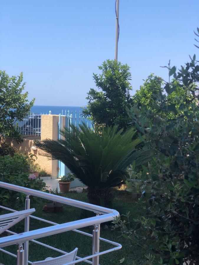 Sunset Apartments Berdenesh ساراندا المظهر الخارجي الصورة