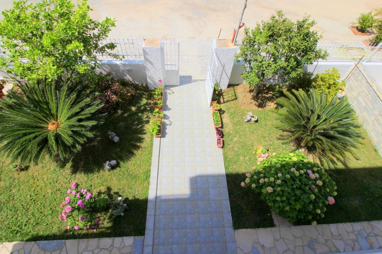 Sunset Apartments Berdenesh ساراندا المظهر الخارجي الصورة