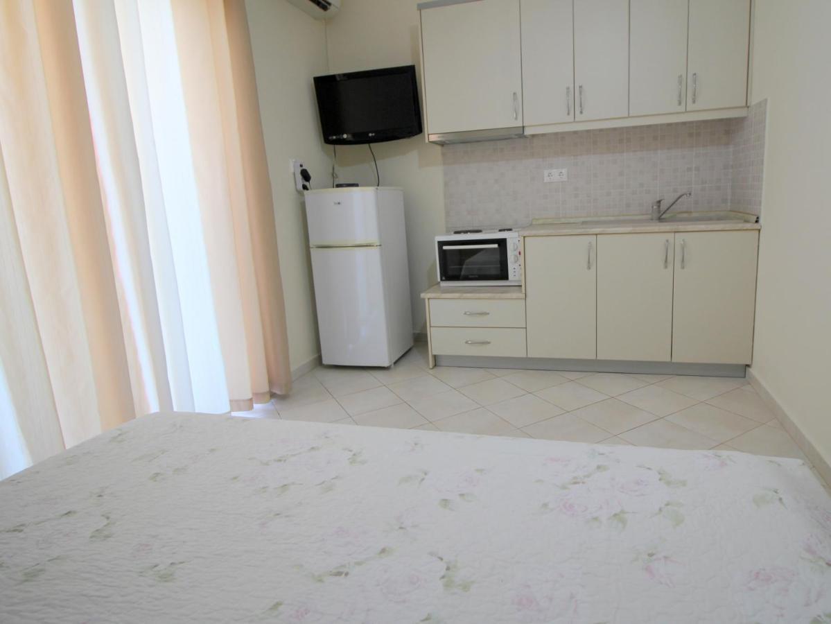 Sunset Apartments Berdenesh ساراندا المظهر الخارجي الصورة