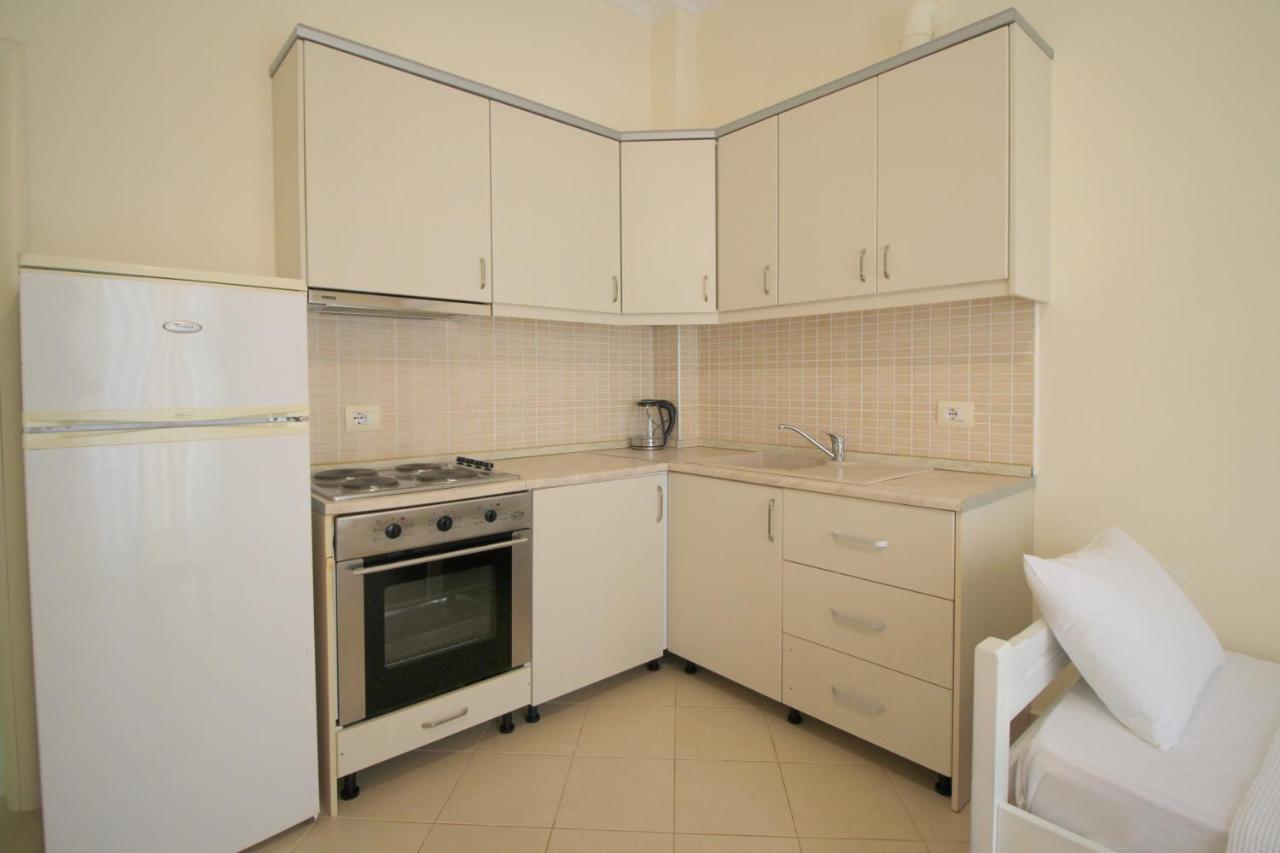 Sunset Apartments Berdenesh ساراندا المظهر الخارجي الصورة