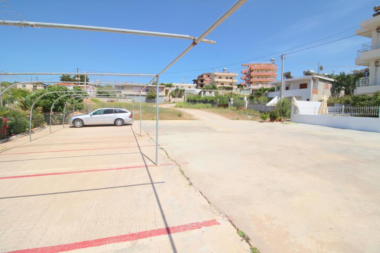Sunset Apartments Berdenesh ساراندا المظهر الخارجي الصورة