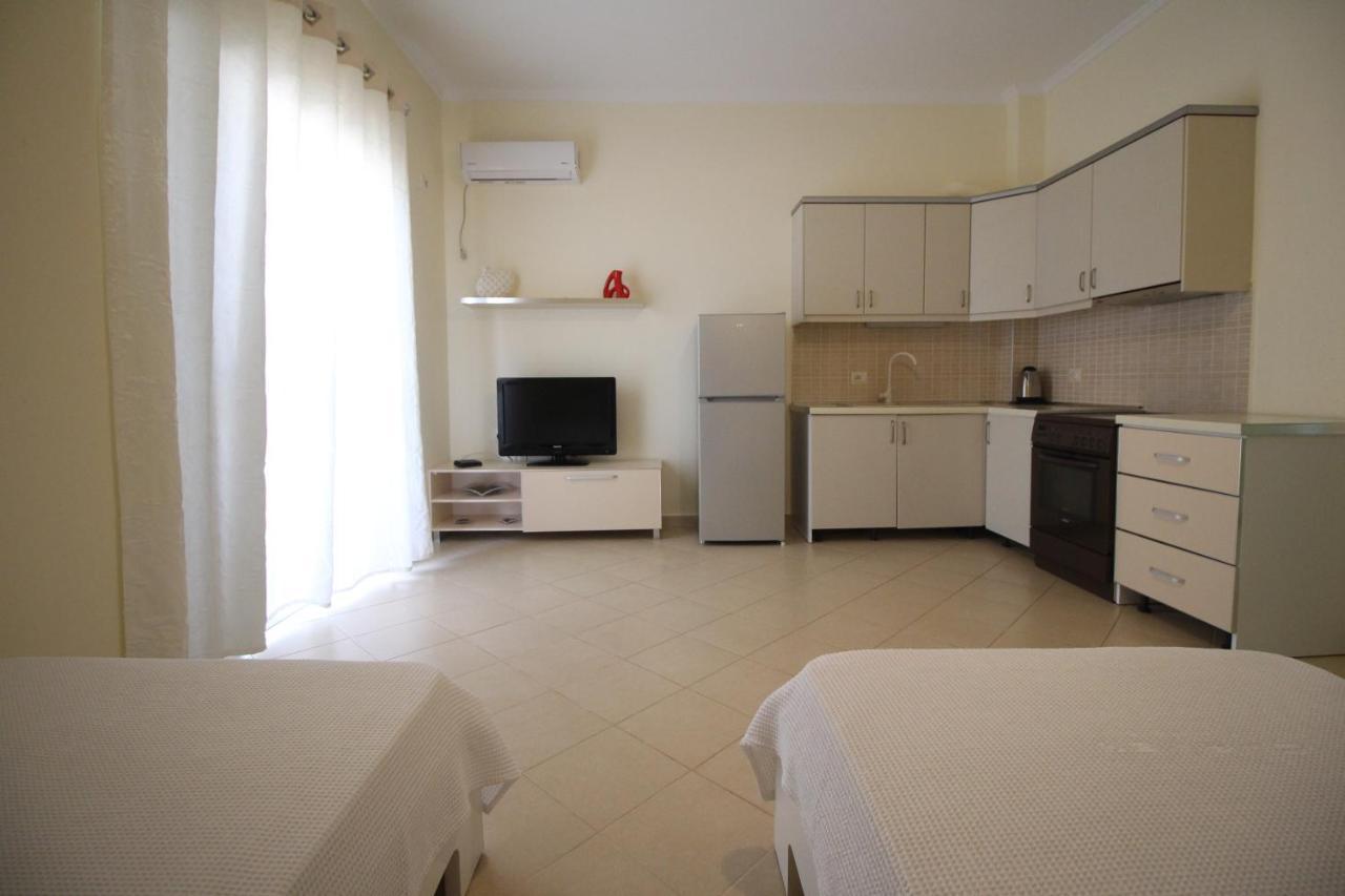 Sunset Apartments Berdenesh ساراندا المظهر الخارجي الصورة