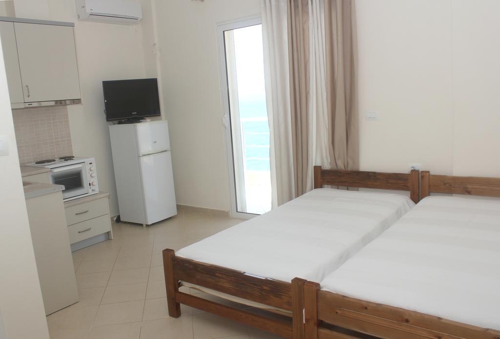 Sunset Apartments Berdenesh ساراندا المظهر الخارجي الصورة